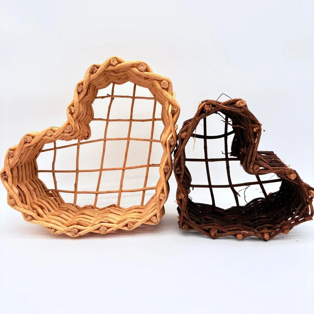 Set of 2 90s Heart Shaped Woven Nesting Baskets Farmhouse Wood Rustic Decor